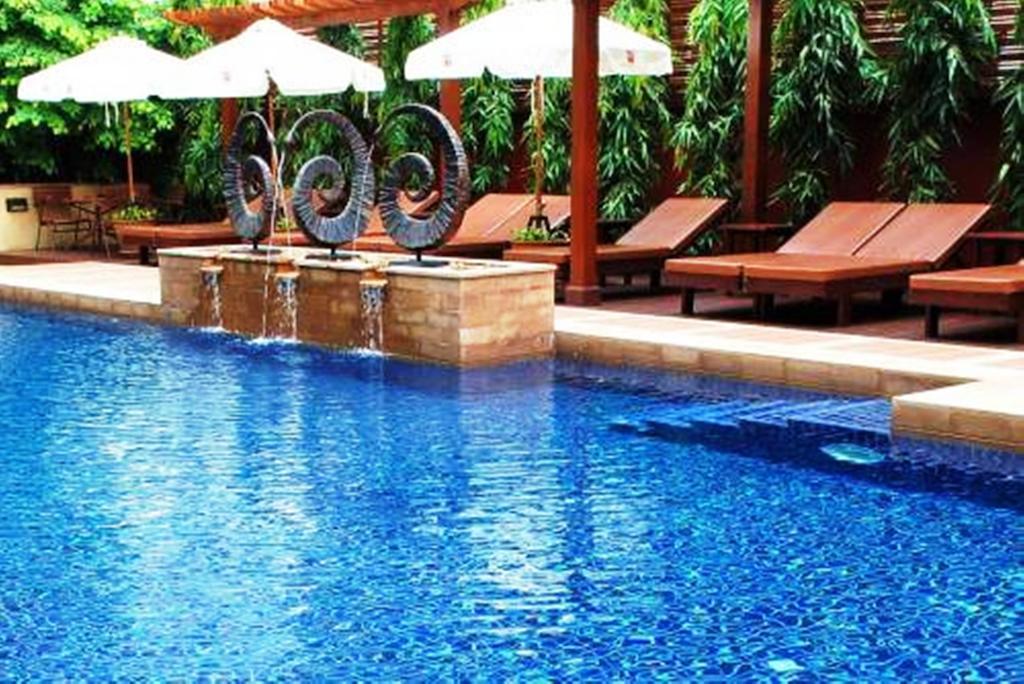 Rose Hotel Bangkok Exterior photo