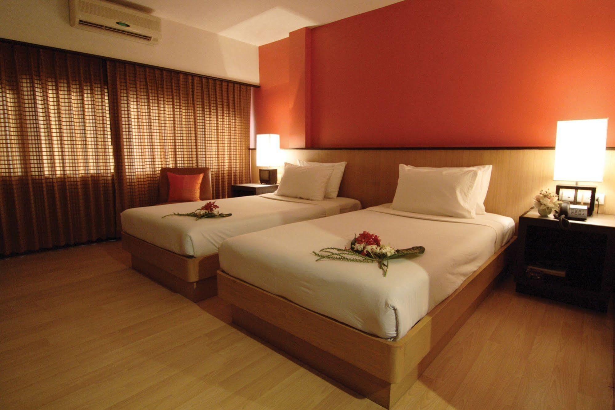 Rose Hotel Bangkok Exterior photo